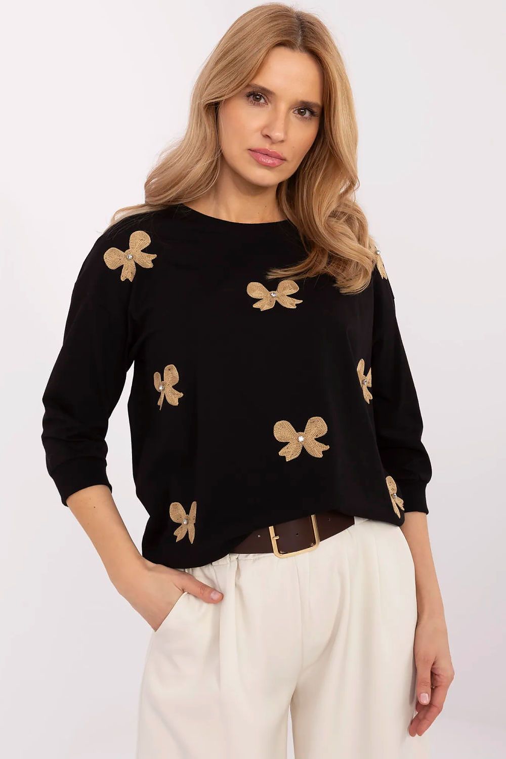 Blouse model 210648 Relevance